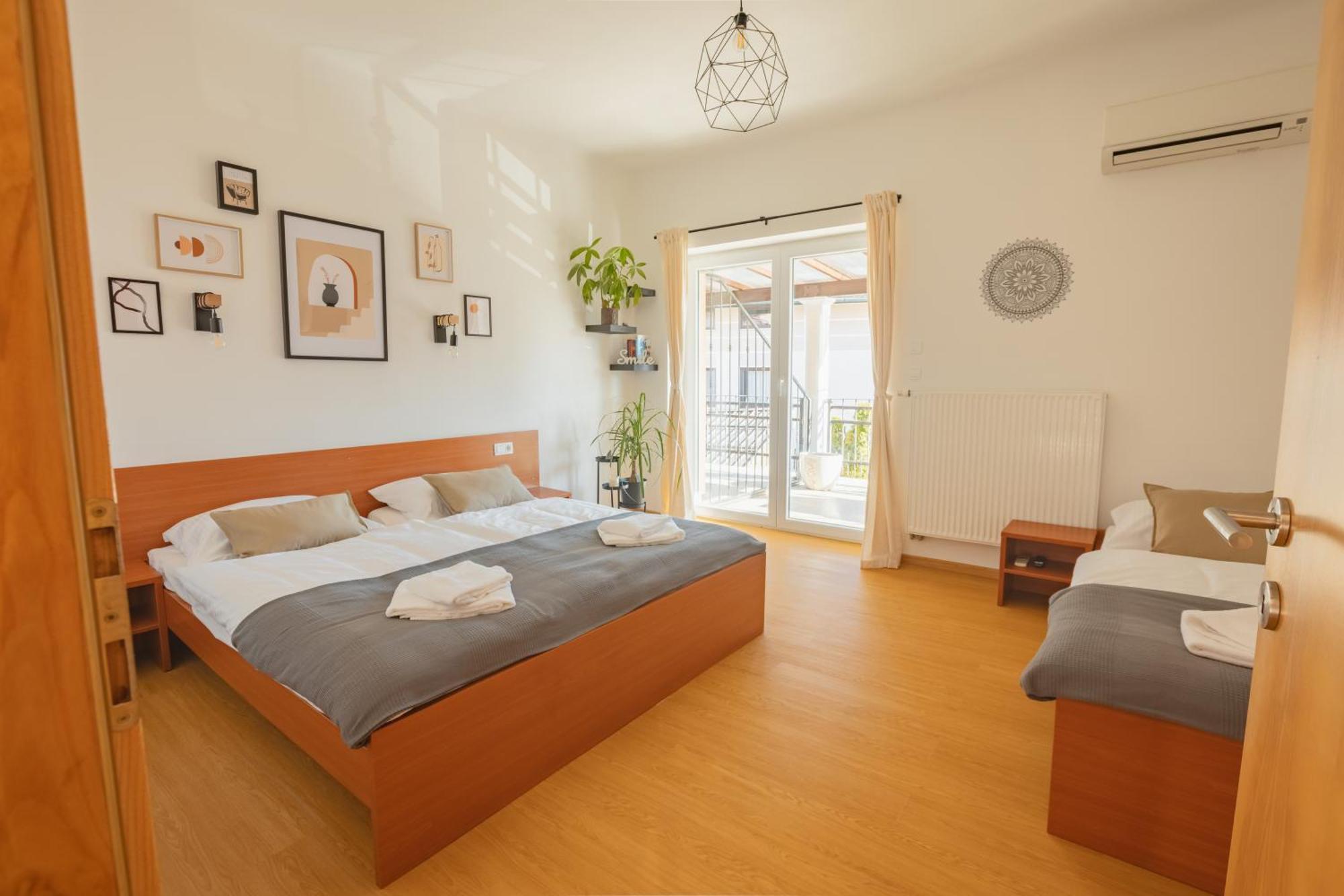 Vila Klara Apartments Любляна Екстер'єр фото