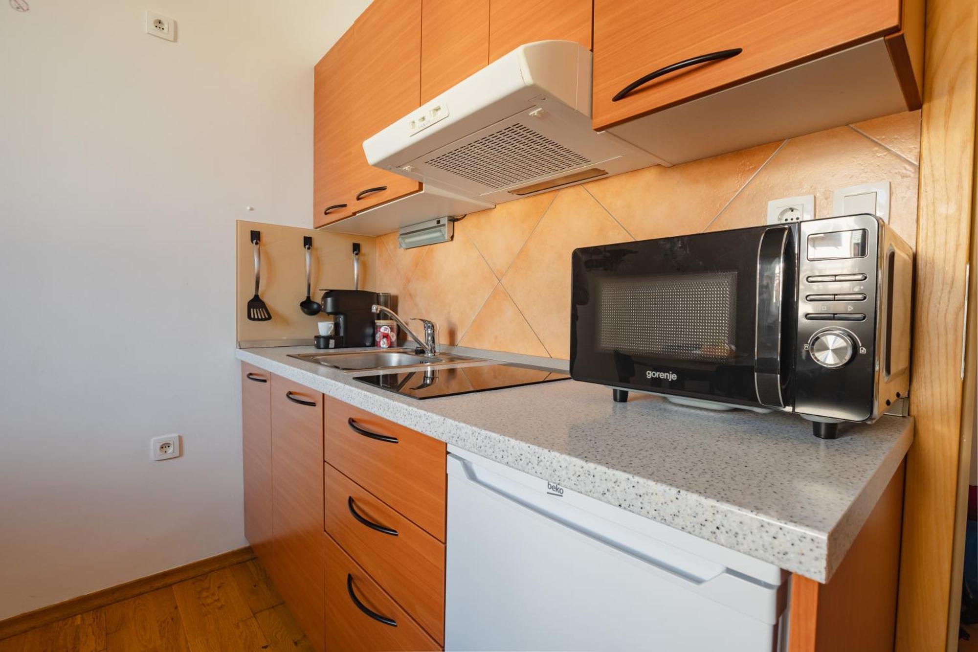 Vila Klara Apartments Любляна Екстер'єр фото