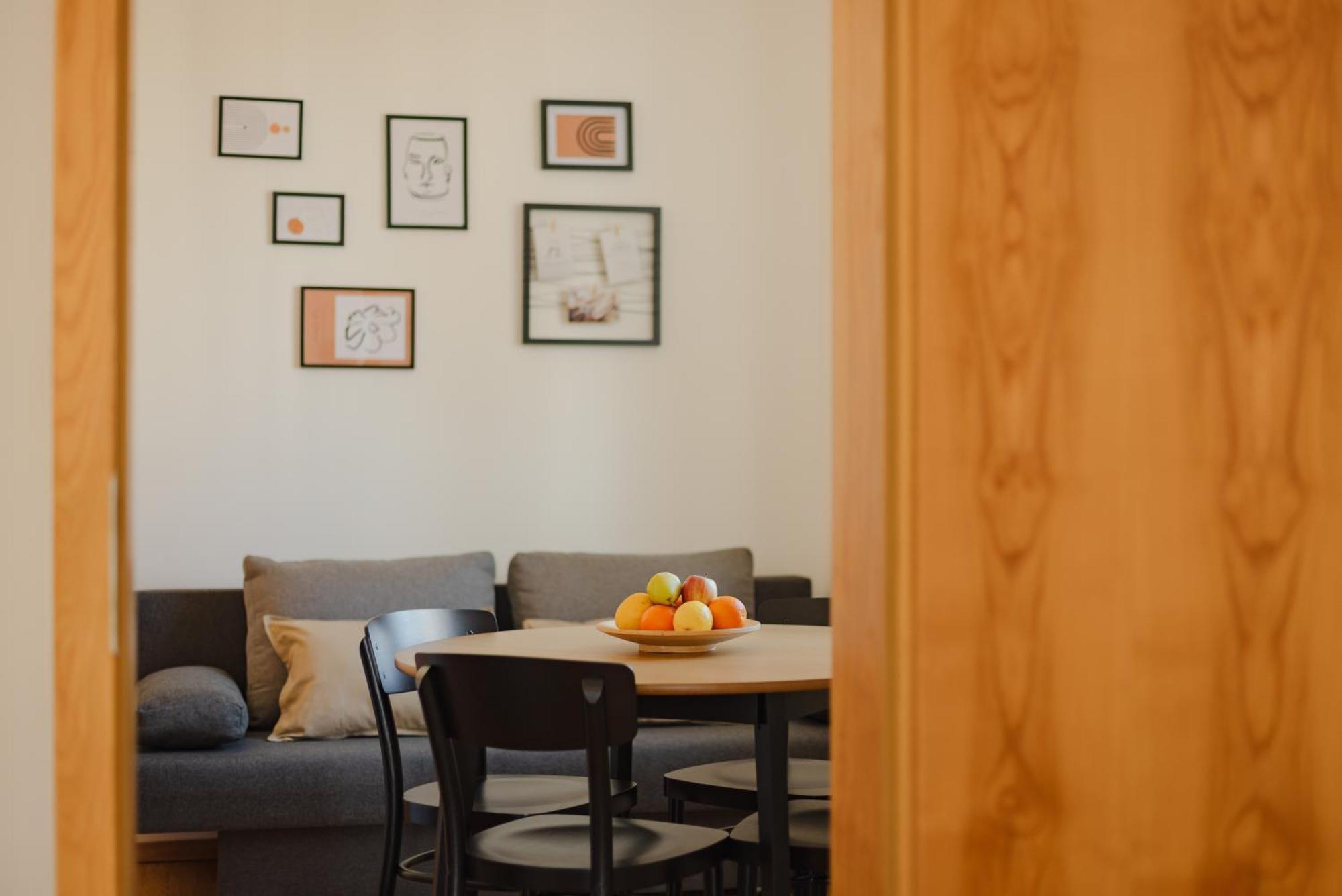 Vila Klara Apartments Любляна Екстер'єр фото